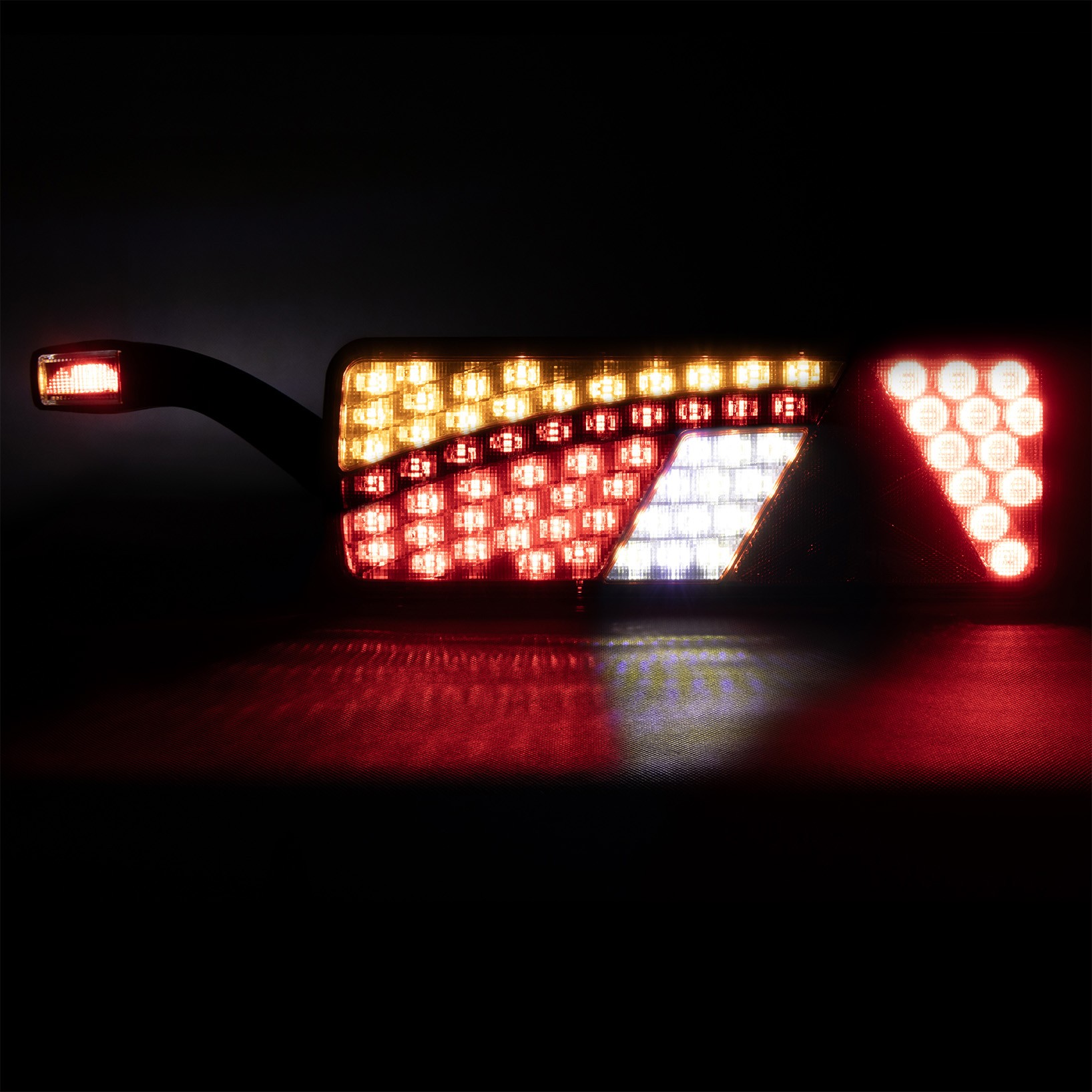 Baglygte 69+6 LED med Sidemarkeringslygte venstre
